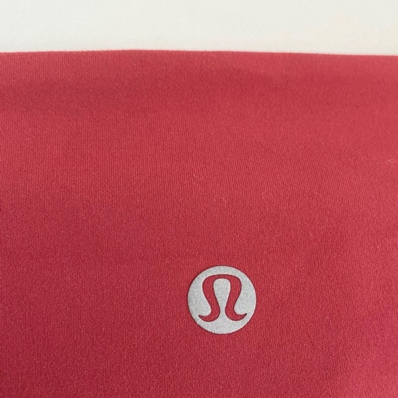 Lululemon In Movement Crop *Everlux 19"
Vintage Rose Size 2 - Picture 4 of 8